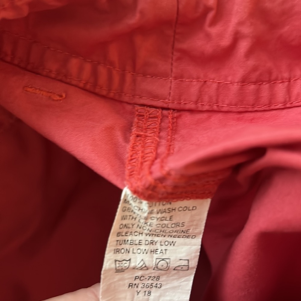IZod red (faded) cargo pants. Women’s size 10, can be worn as pants or Capri. - Picture 9 of 12